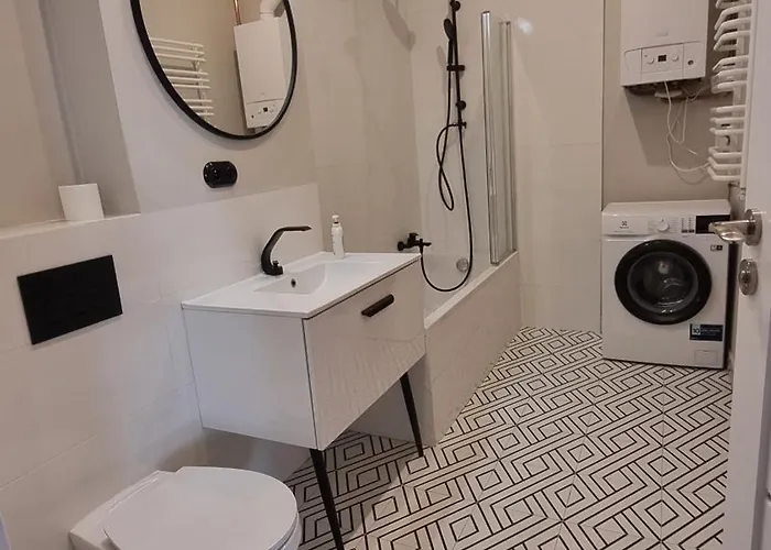 Czasem Morze, Czasem شقة *